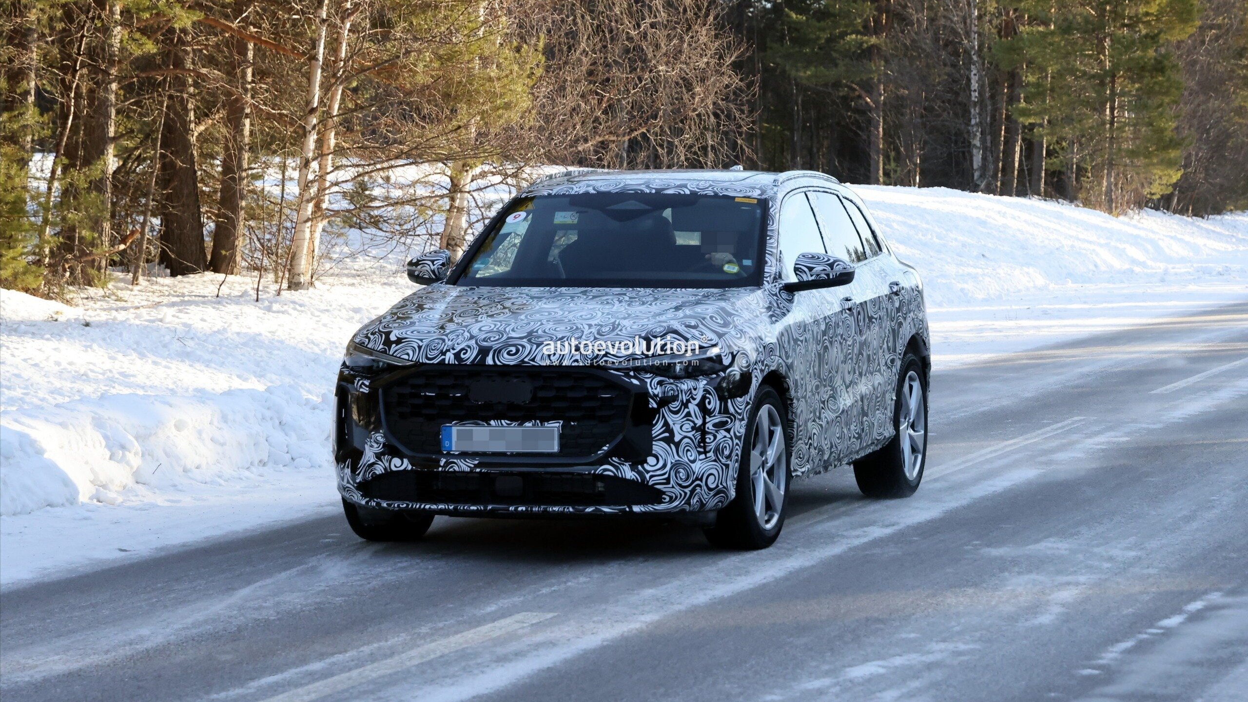Новый Porsche Macan с ДВС спрятали в кузове Audi Q5