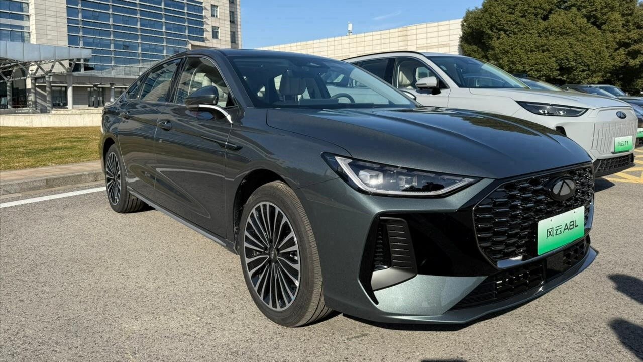 Chery Arrizo 8 получит в России новую внешность и мощный мотор