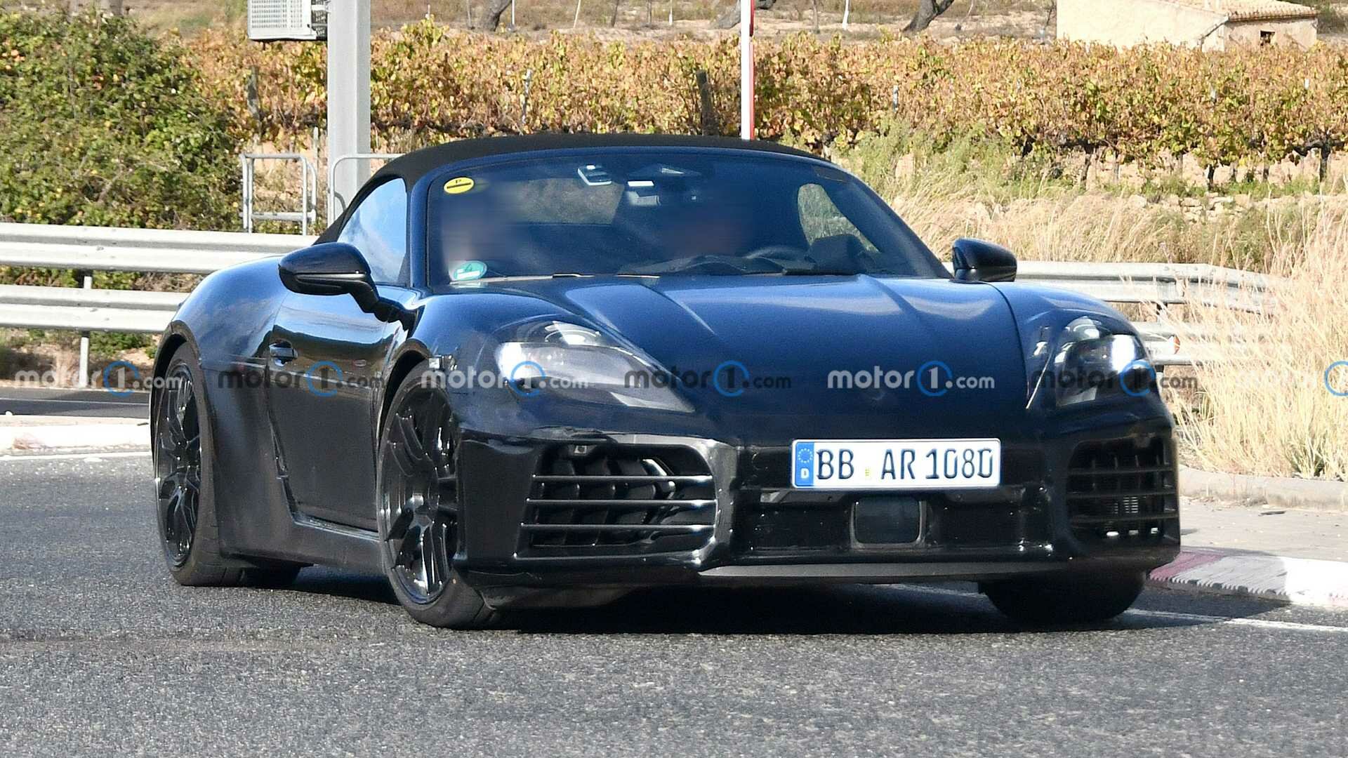 Появились шпионские фото электрического Porsche 718 Boxster