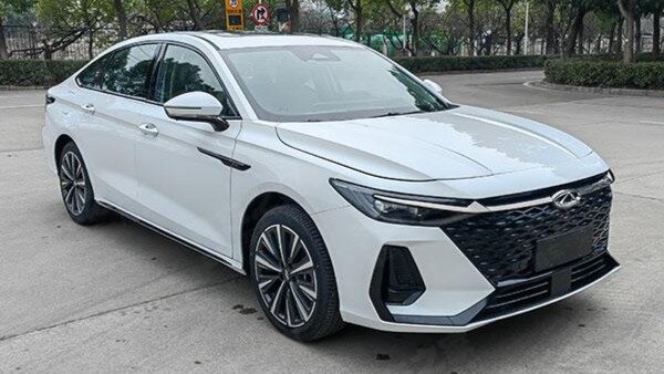 У Chery появился «заряженный» седан с разгоном до сотни за 6 секунд