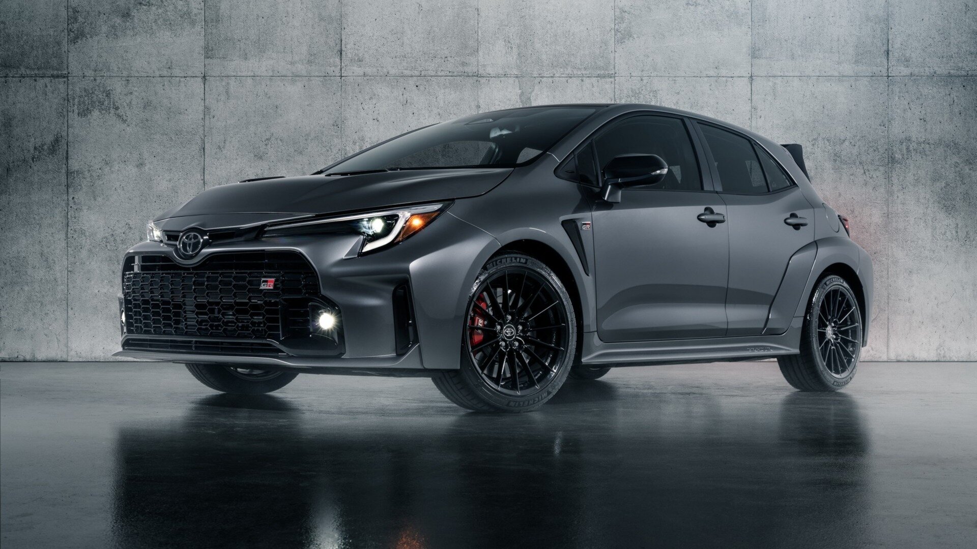 Представлена заряженная Toyota Corolla: 304 силы и полный привод