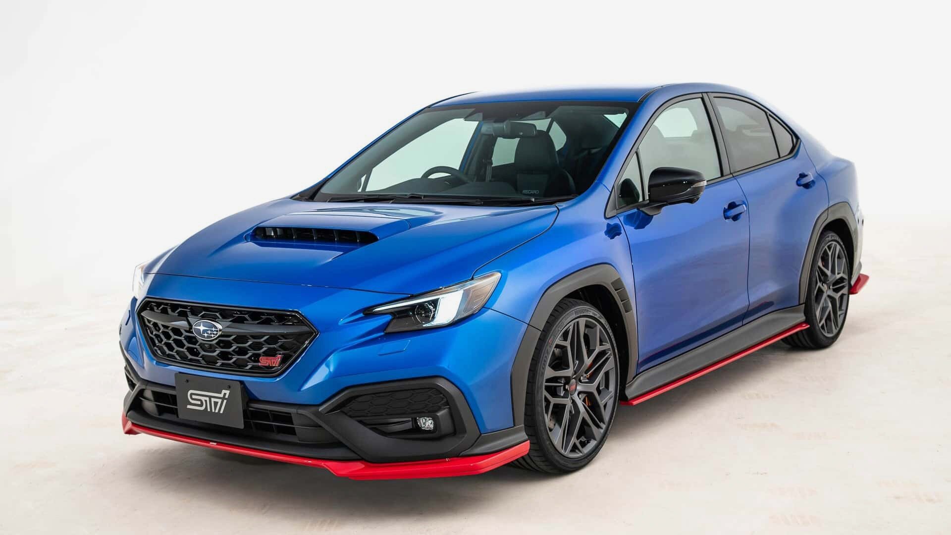 Subaru показала прототип WRX STI с механической коробкой