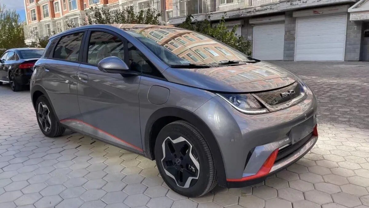 В России в продаже появился электрокар BYD Dolphin c батареей на 405 километров