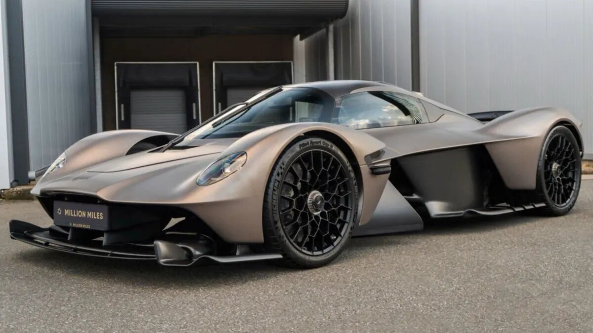 Гиперкар Aston Martin Valkyrie за 475 миллионов стал доступен в России 