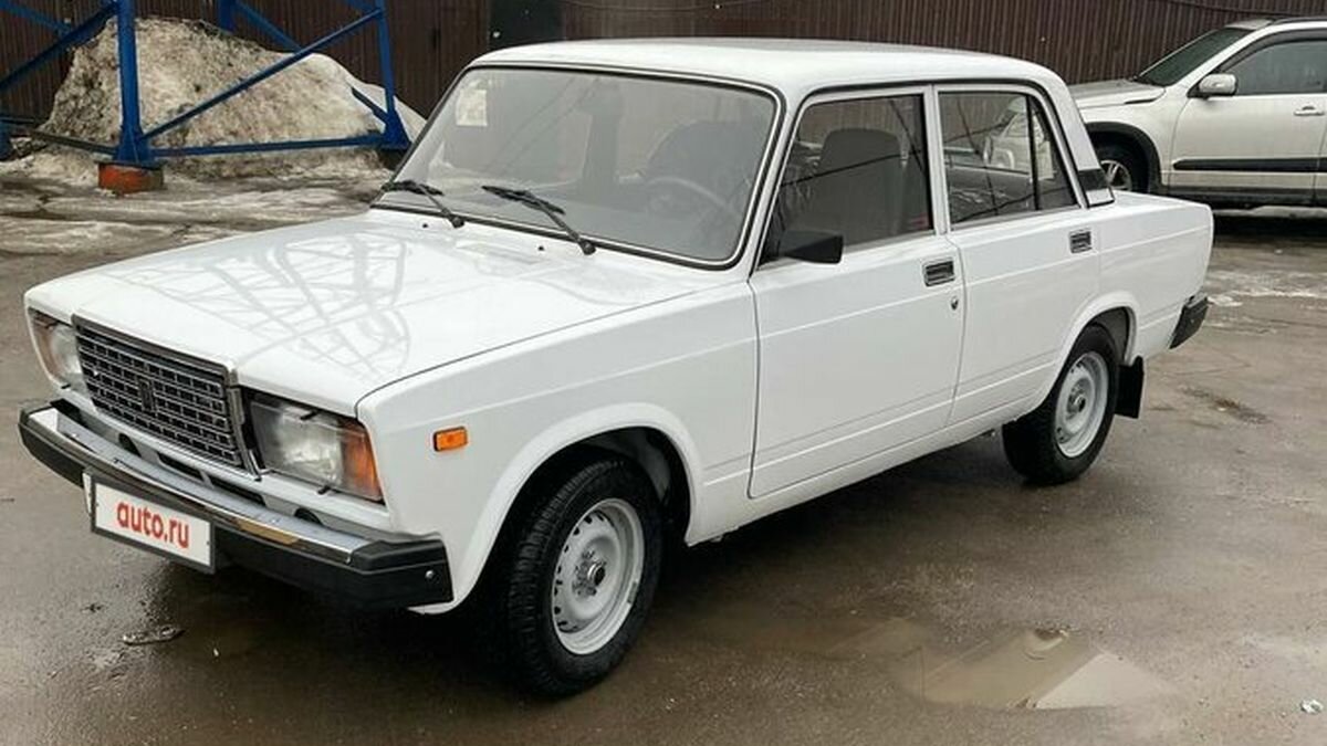 Новый ВАЗ-2107, простоявший в гараже 13 лет, продают на Авто.ру