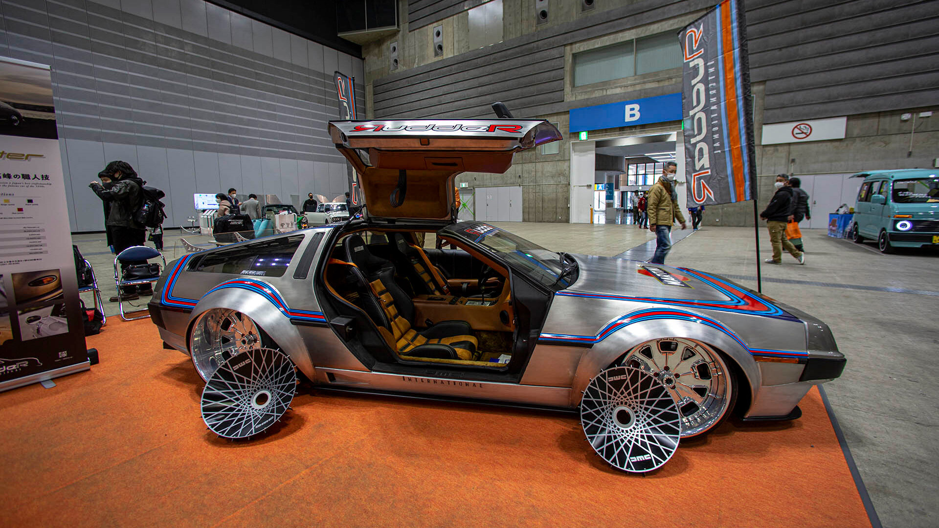 DeLorean, который забыл про «Назад в будущее». Фотопост