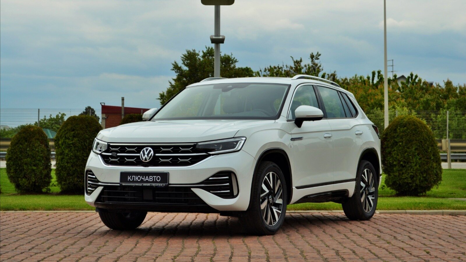 В Россию по параллельному импорту привезли кроссоверы Volkswagen Tayron, Talagon и универсал Hyundai Celesta
