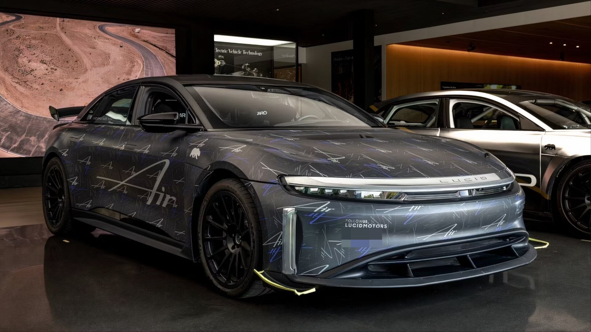 Экстремальный электроседан Lucid Air: первое фото