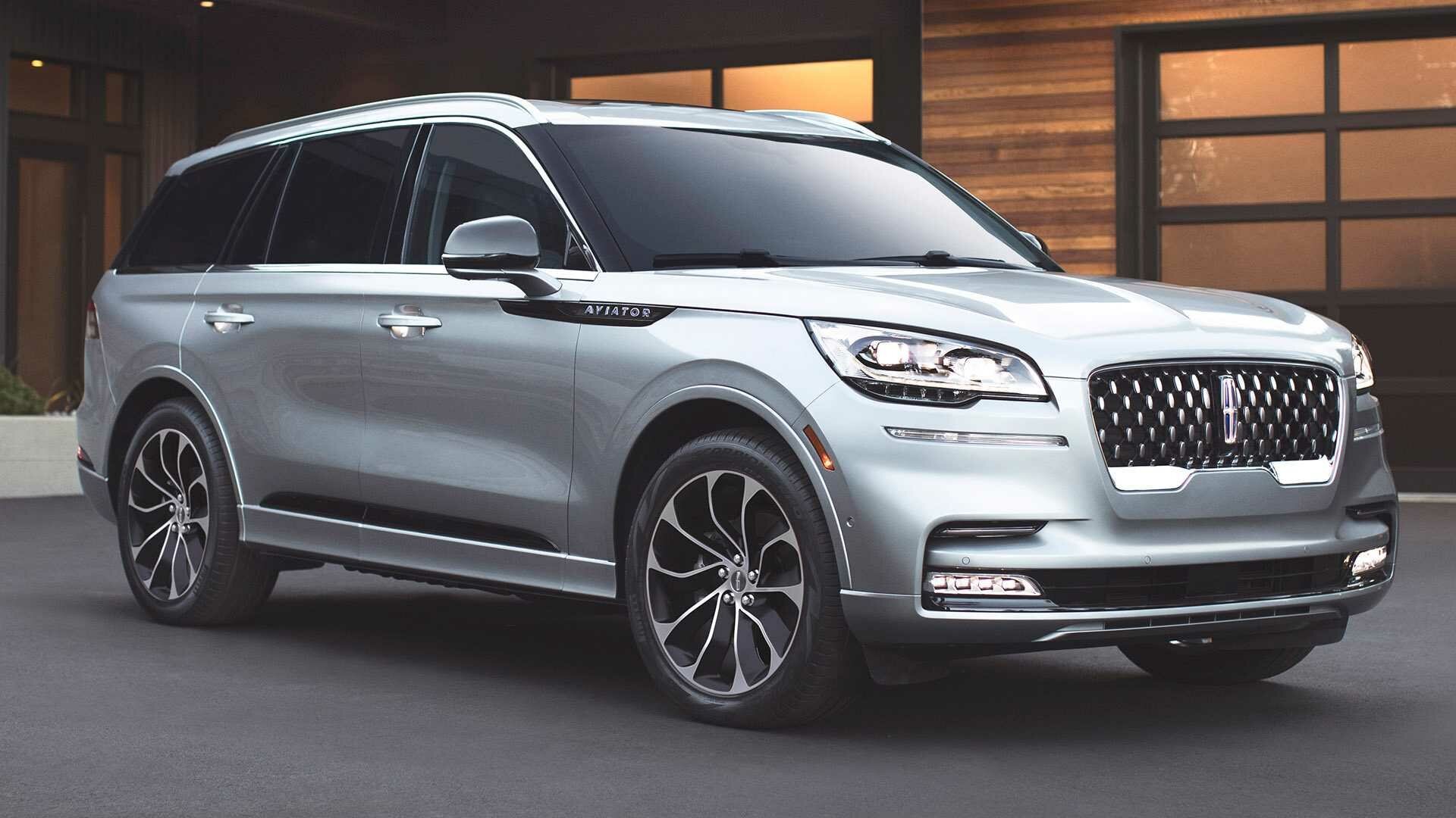 Представлен Lincoln Aviator – люксовая версия Ford Explorer