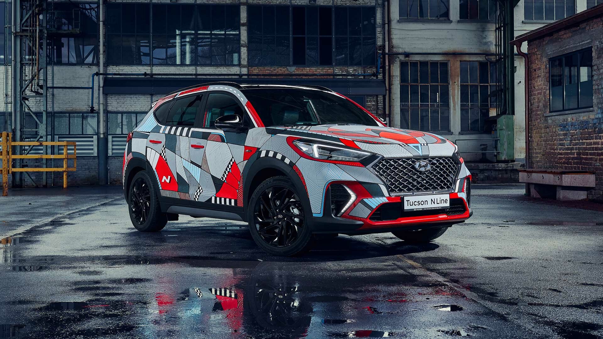 Немецкий художник разрисовал кроссовер Hyundai фломастерами