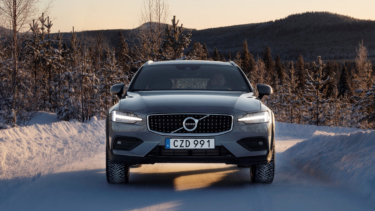 Volvo V60 Cross Country оказался дороже Audi A4 allroad
