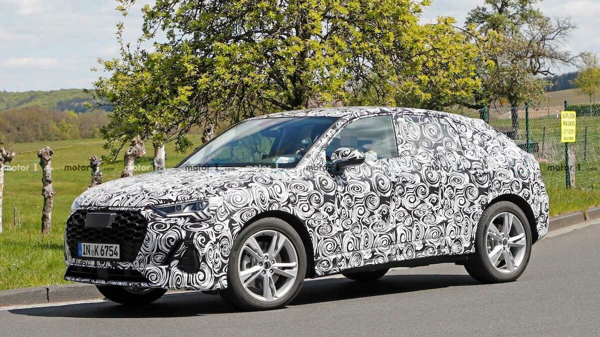 Купеобразный Audi Q3 Sportback покажут в июле