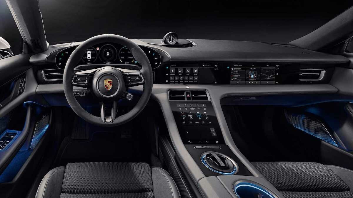 Электромобиль Porsche получил пять экранов и отделку из оливковых листьев