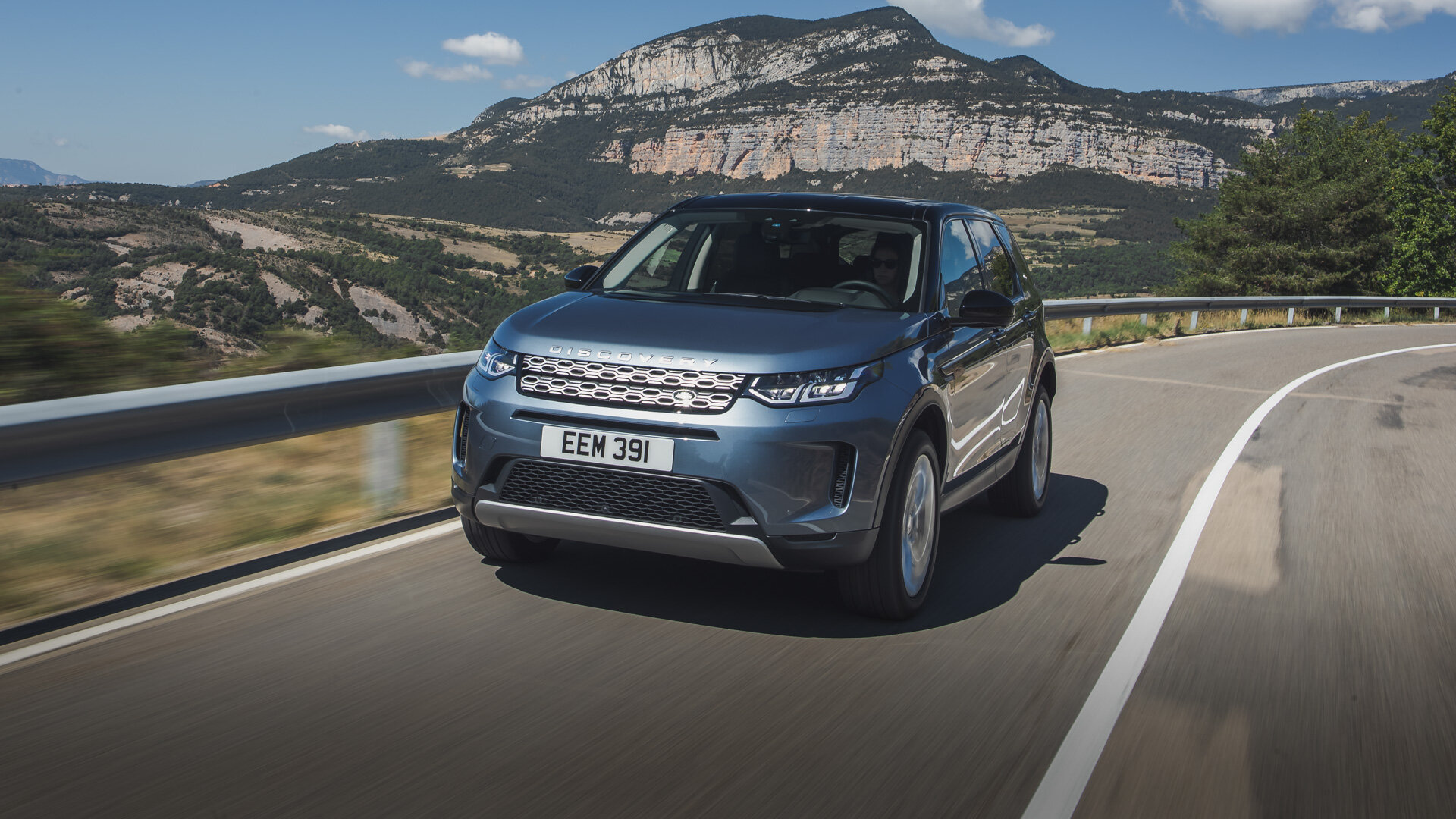 Как большой: пять вопросов к обновлённому LR Discovery Sport