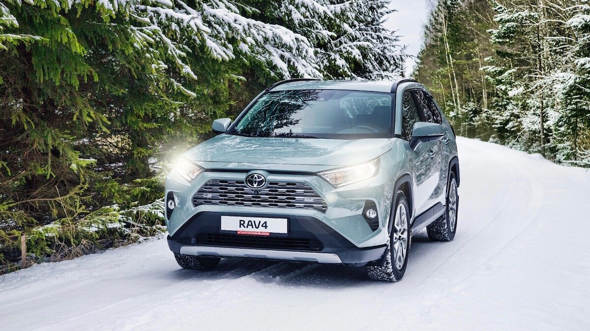 Новый Toyota RAV4 установил рекорд продаж в России