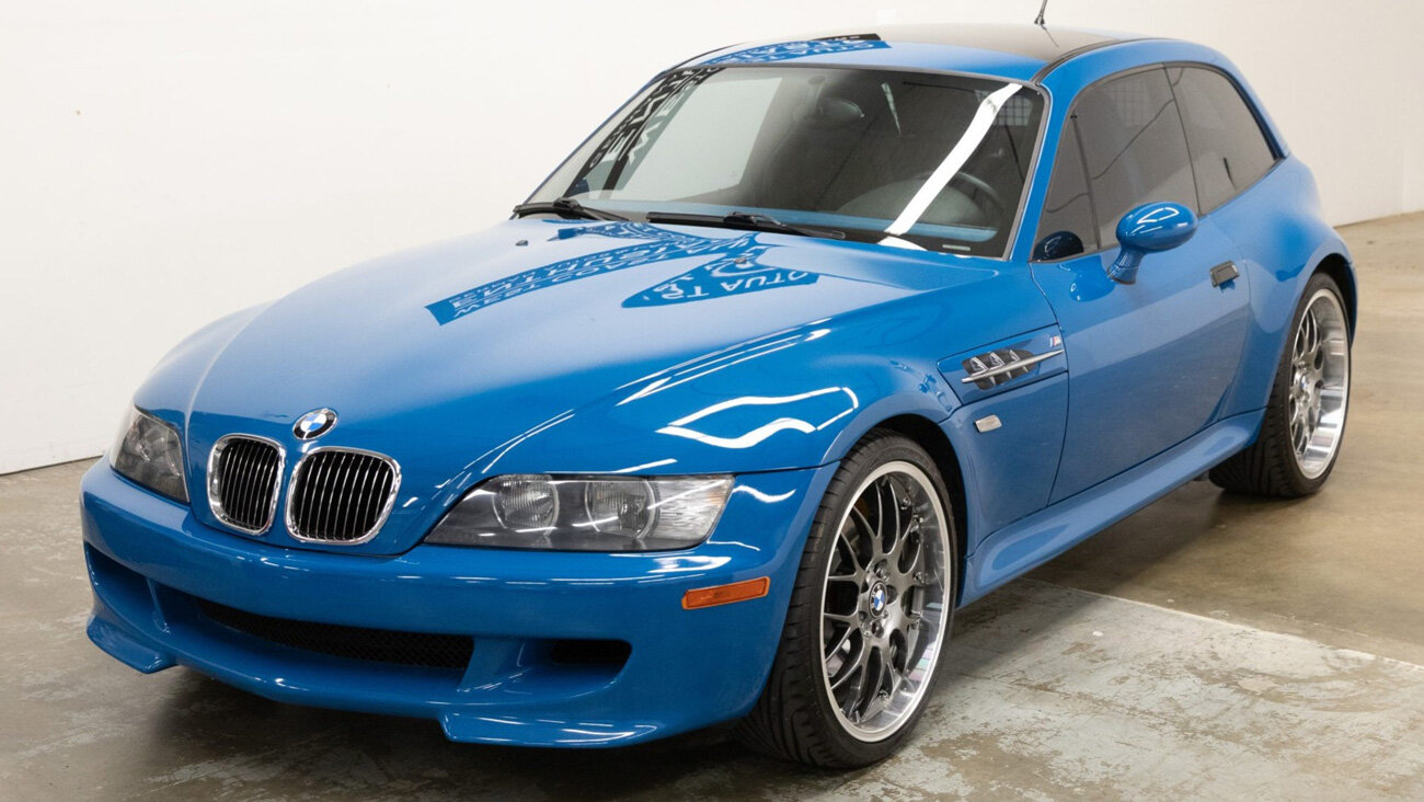 BMW Z3 M Coupe в редком синем цвете продают за 4,4 миллиона рублей