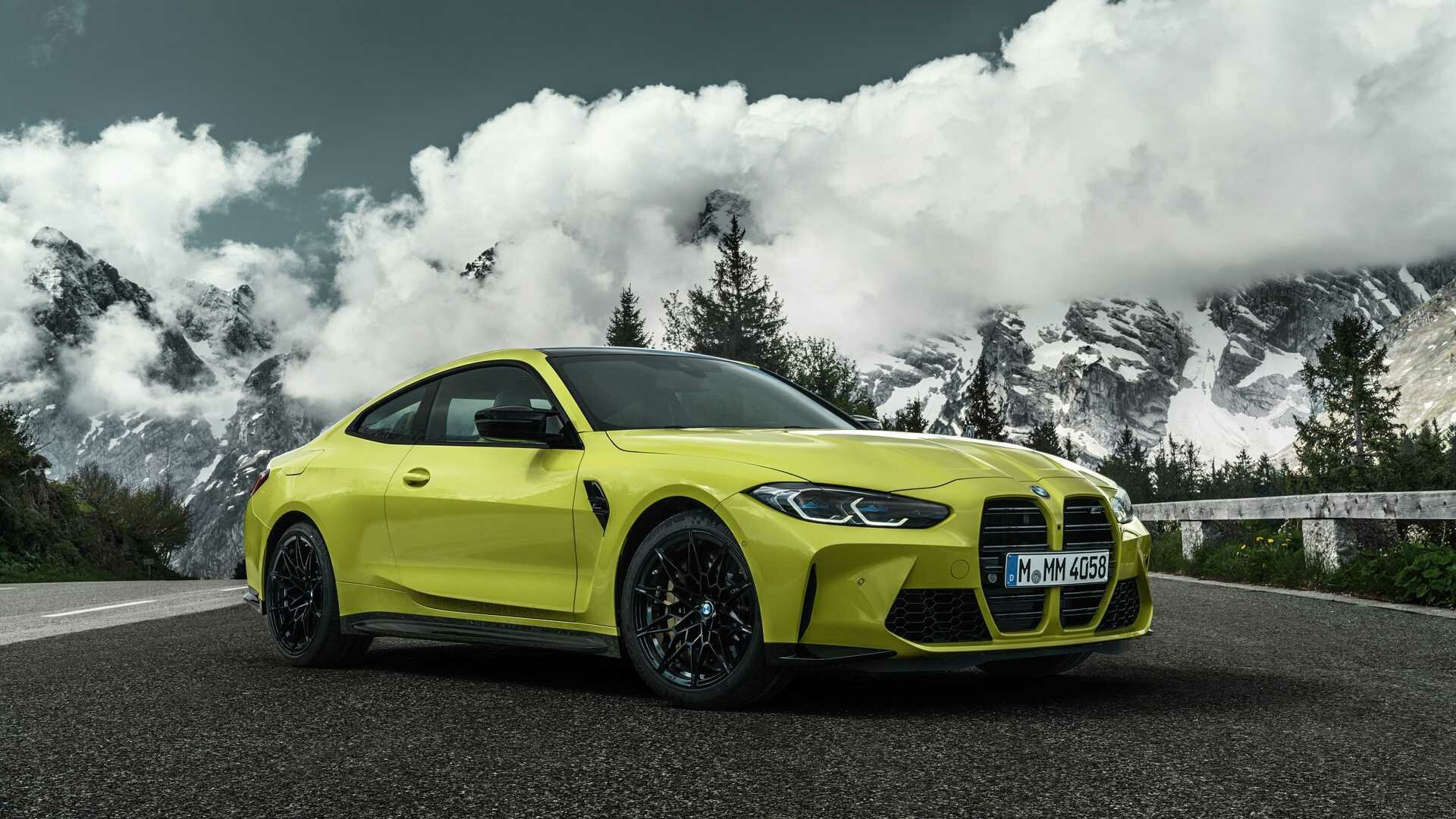 Названа стоимость новой BMW M4 для России