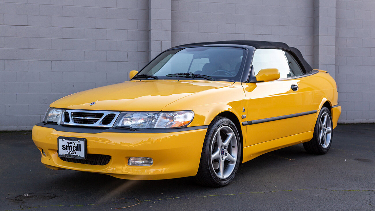 Редкий кабриолет Saab 9-3 уйдёт с молотка: с большим пробегом, но выглядит как новый