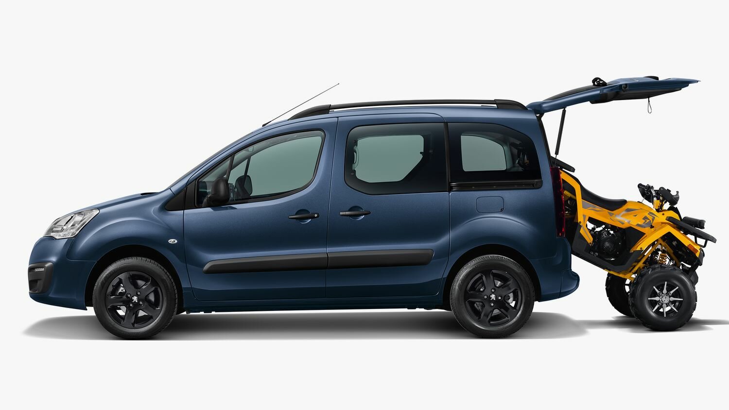 Стали известны цены нового кроссвэна для России от Peugeot