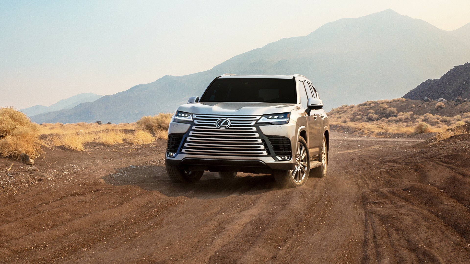 Представлен Lexus LX нового поколения: у него моторы от Крузака и задние сиденья как в Майбахе
