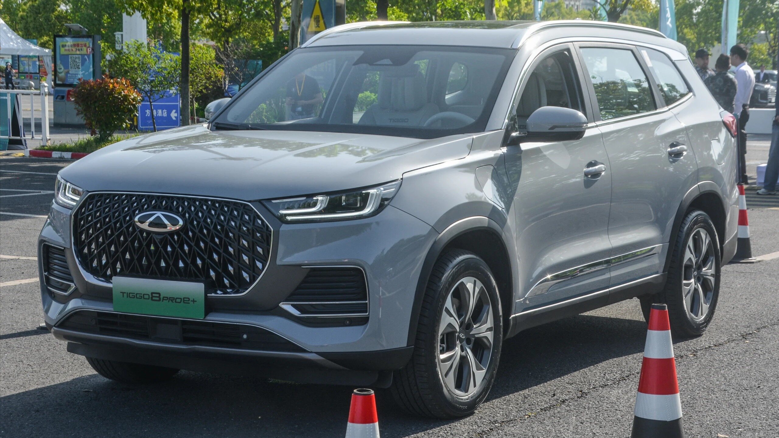 Стало известно, когда в России появится обновлённый Chery Tiggo 8 Pro e+