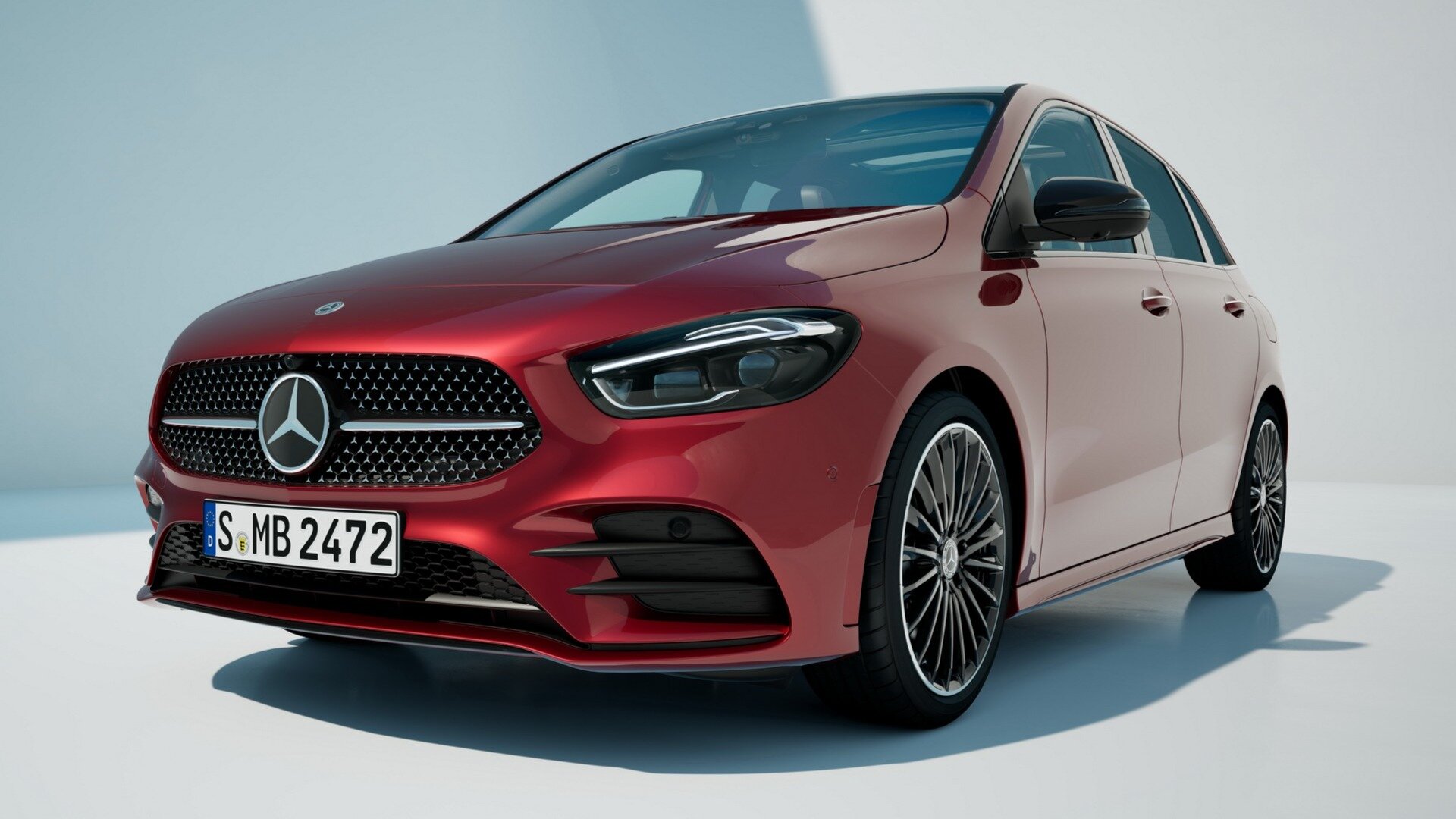 Представлен обновлённый Mercedes-Benz B-класса — он стал мощнее