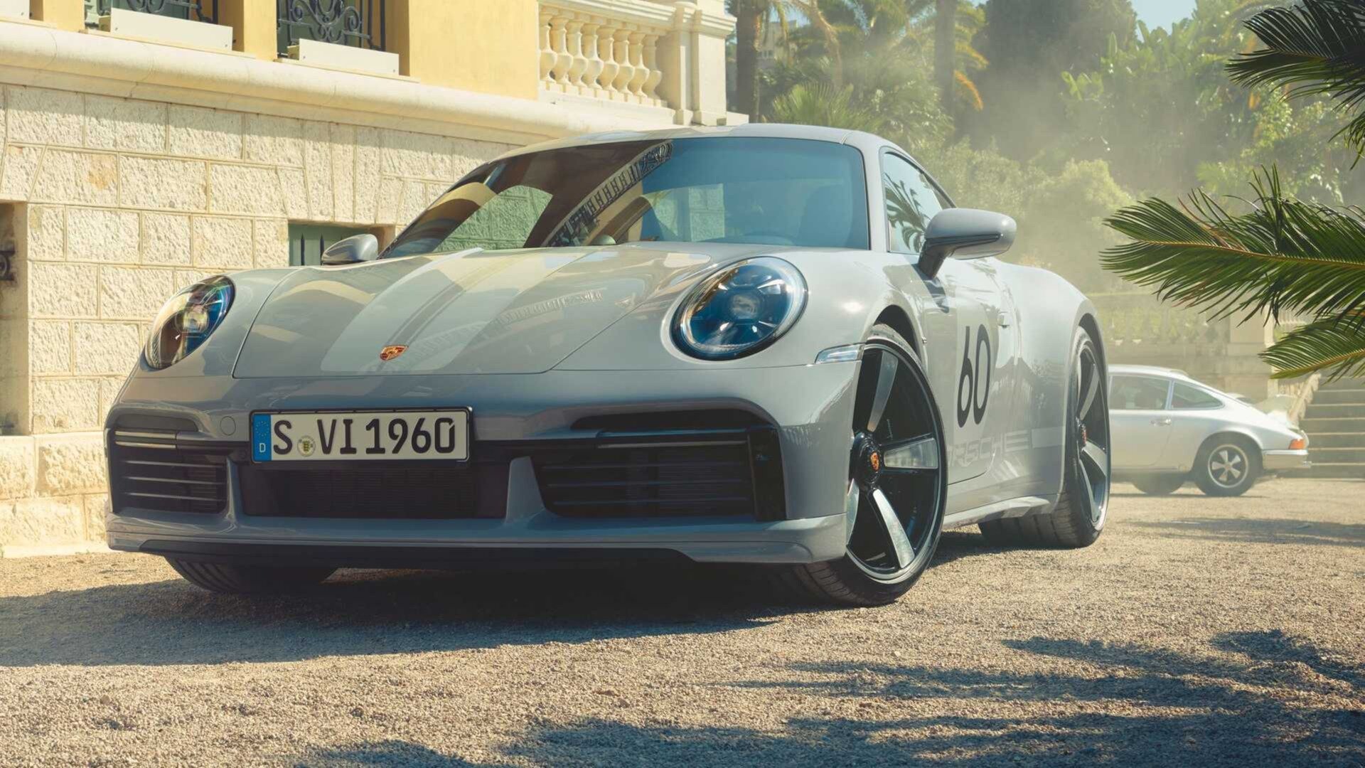У Porsche 911 появилась ретроверсия: у неё «утиный хвост», 550 сил и «механика»