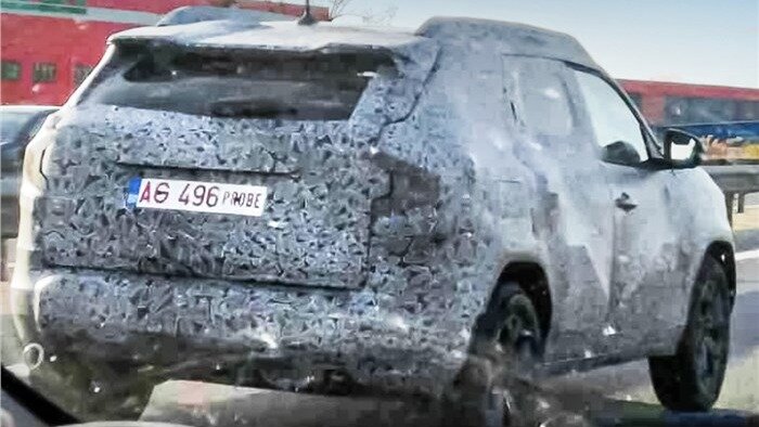Новый Renault Duster попался фотошпионам. Он будет похож на концепт Bigster