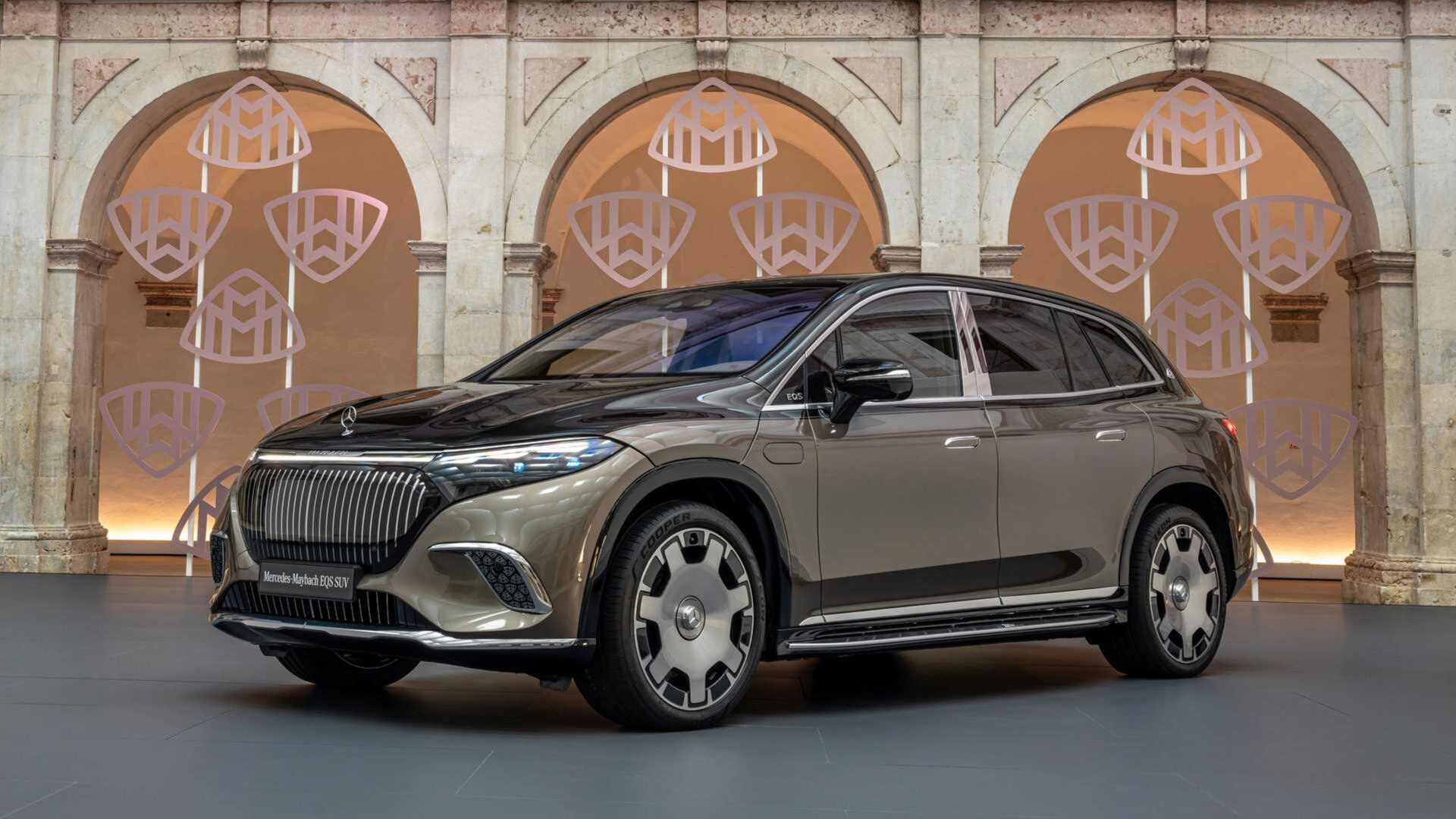 Представлен первый электрокар от Mercedes-Maybach — роскошный кроссовер EQS SUV