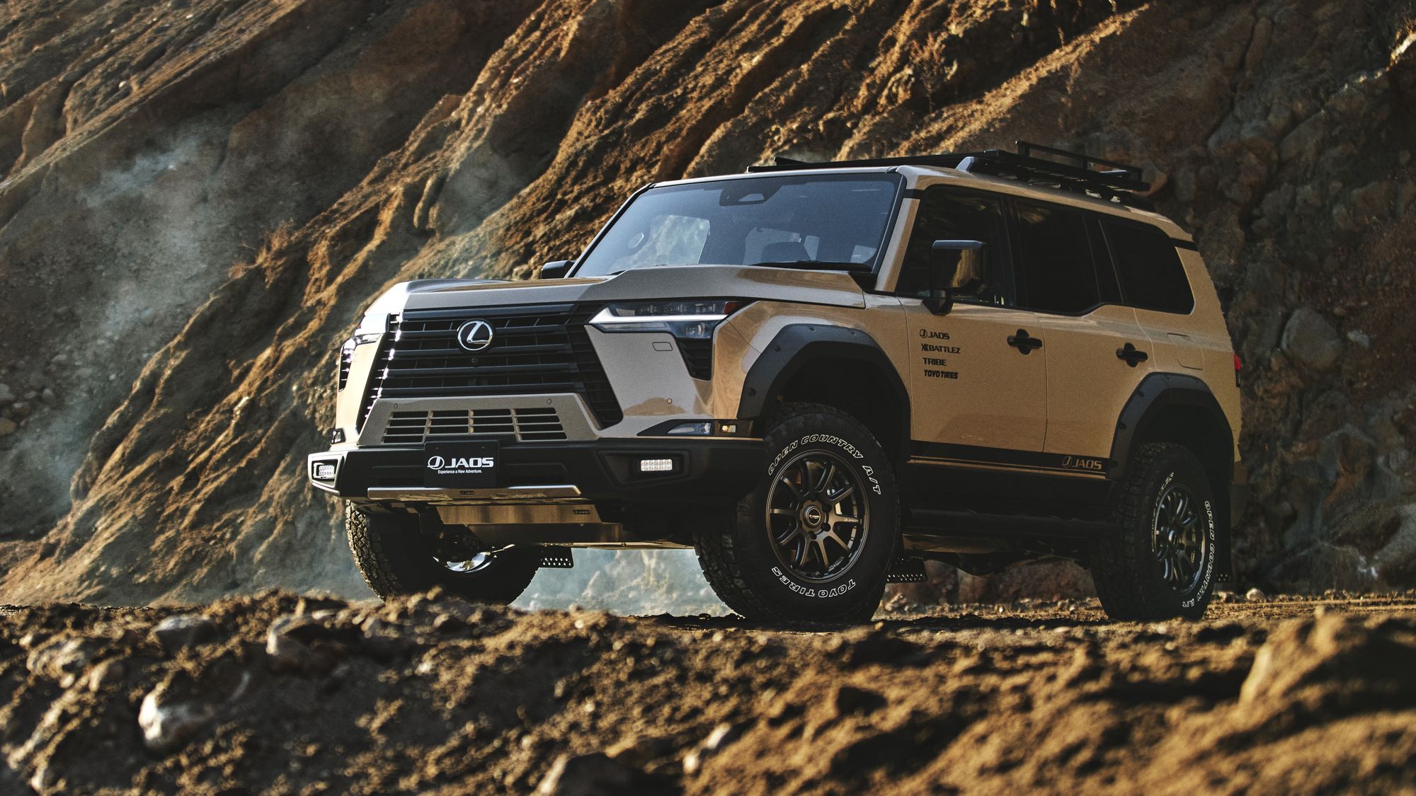 Lexus представил особо внедорожную спецверсию GX, созданную вместе с Jaos