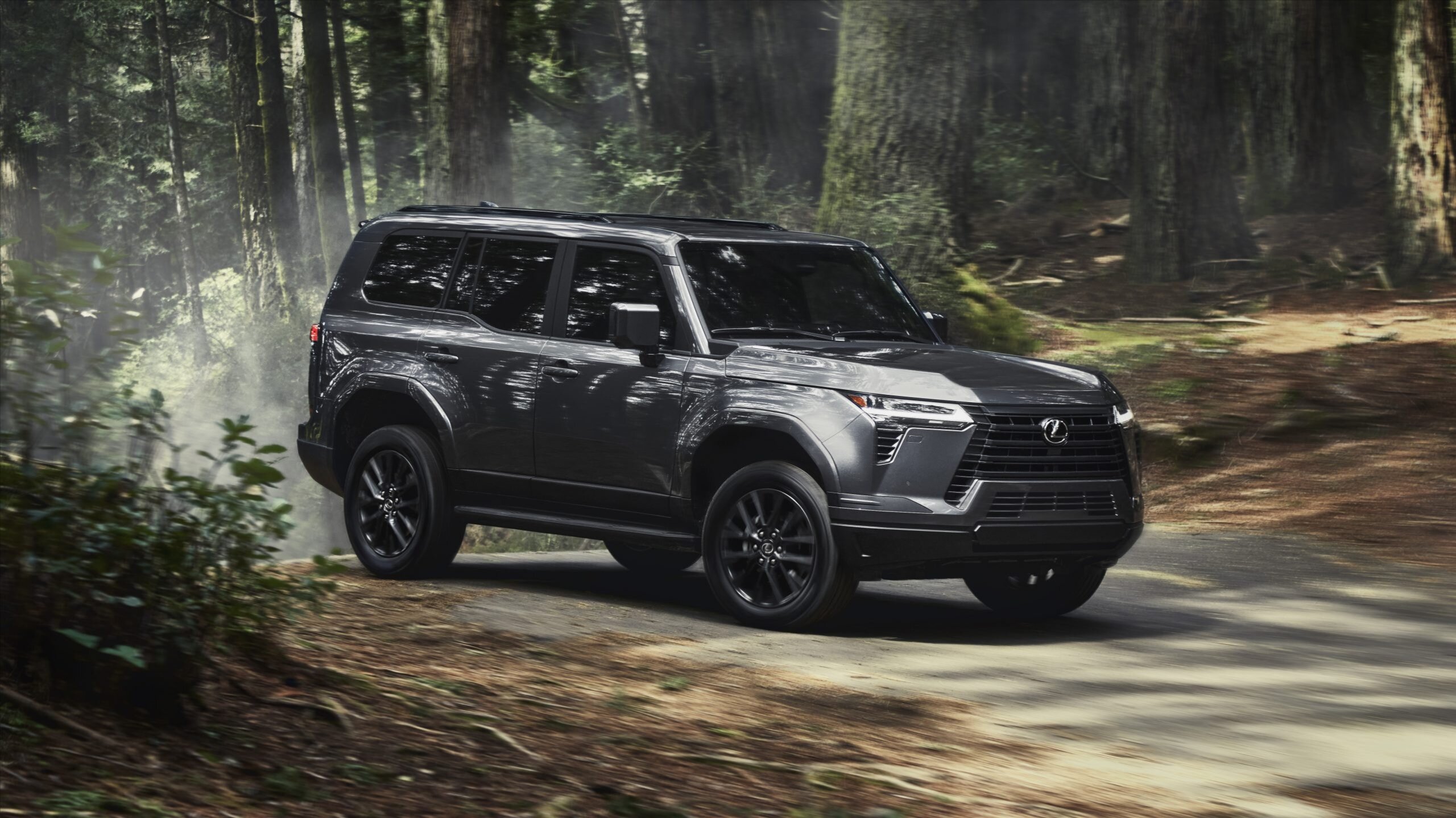 Представлен новый Lexus GX: мощный V6 и внедорожная версия
