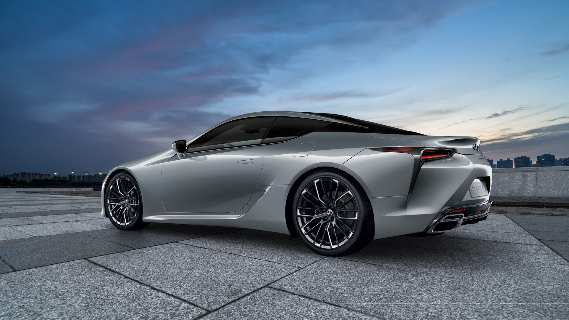 У Lexus LC появилась очень лимитированная «чёрная» версия