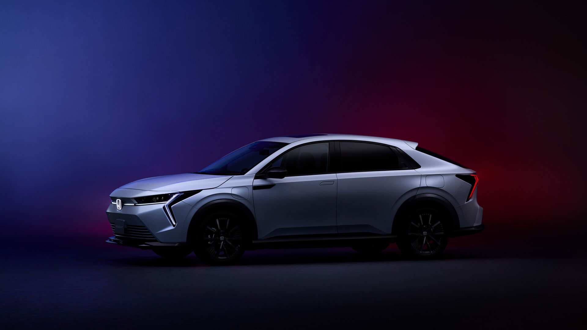 Honda возродила Insight: теперь это китайский кроссовер на батарейках