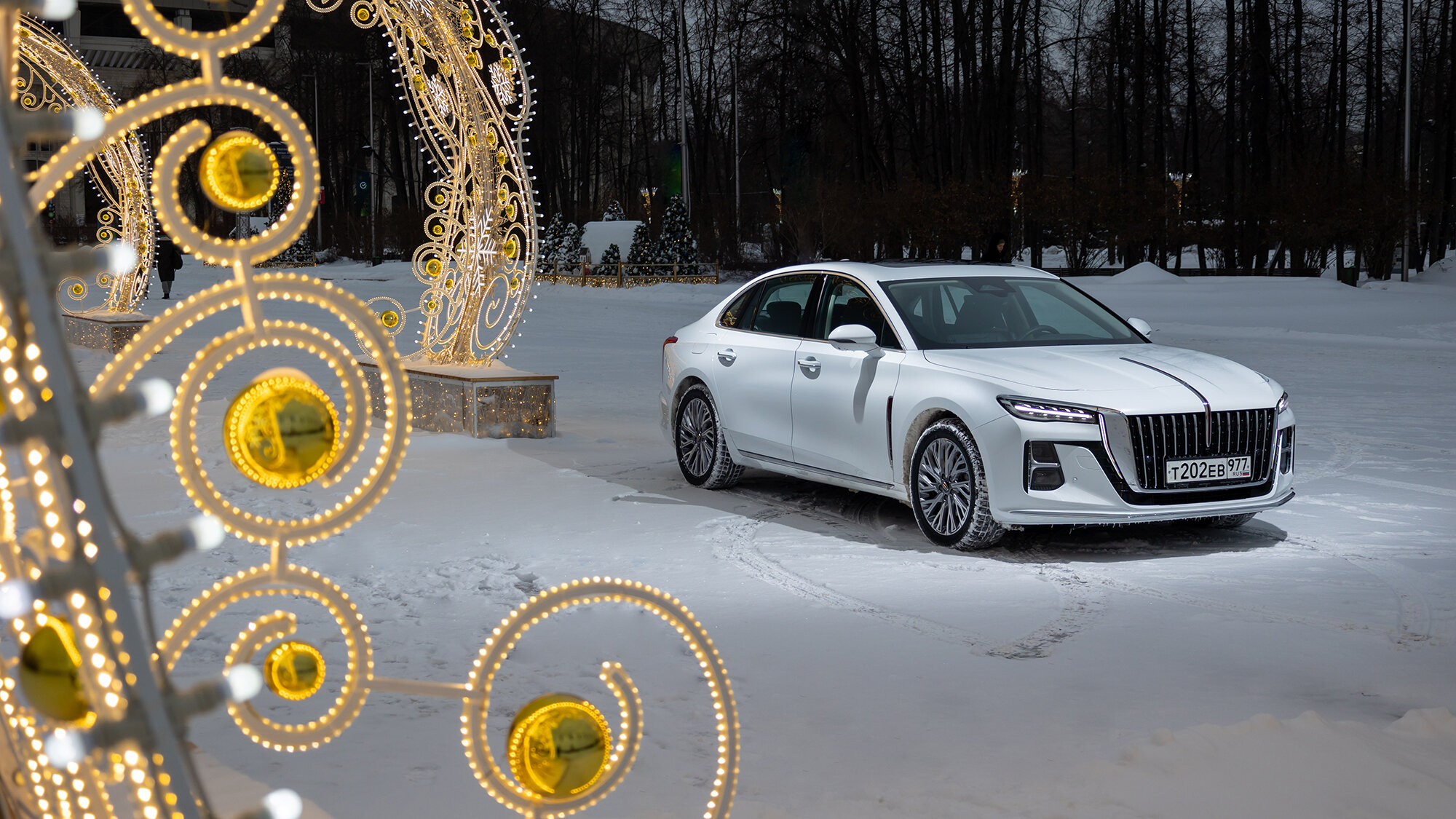 Первый тест Hongqi H5 — китайской замены Audi и BMW, над которым витает тень Camry