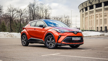 Дизайном наружу. Все плюсы и минусы Toyota C-HR: подробный тест