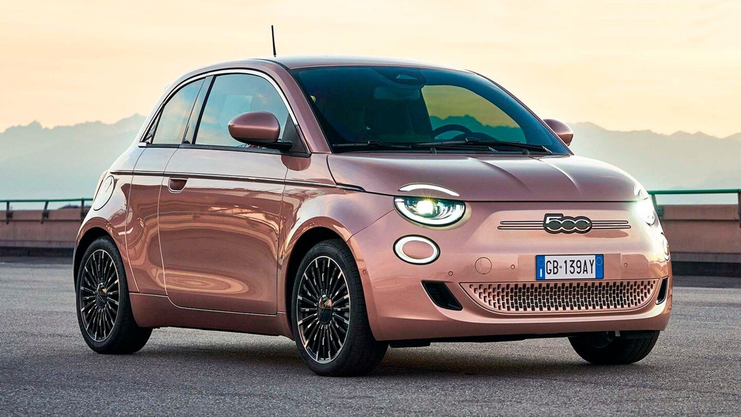 Выпуск Fiat 500e приостановят на месяц: его никто не покупает