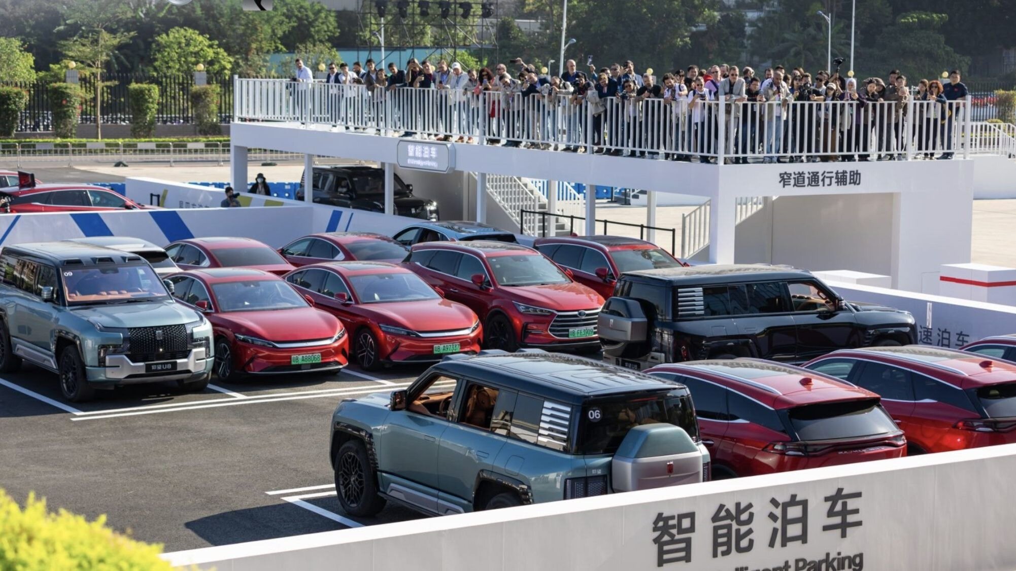 Группа BYD стала крупнейшим автопроизводителем Китая, опередив SAIC