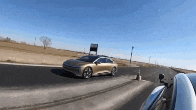 Tesla Model S Plaid выставили в дрэге против Lucid Air. Видео