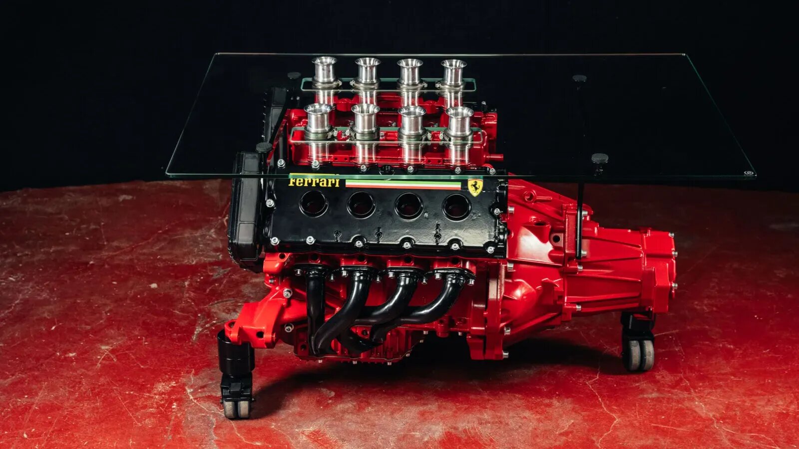 Журнальный столик из двигателя Ferrari продают за 550 тысяч рублей