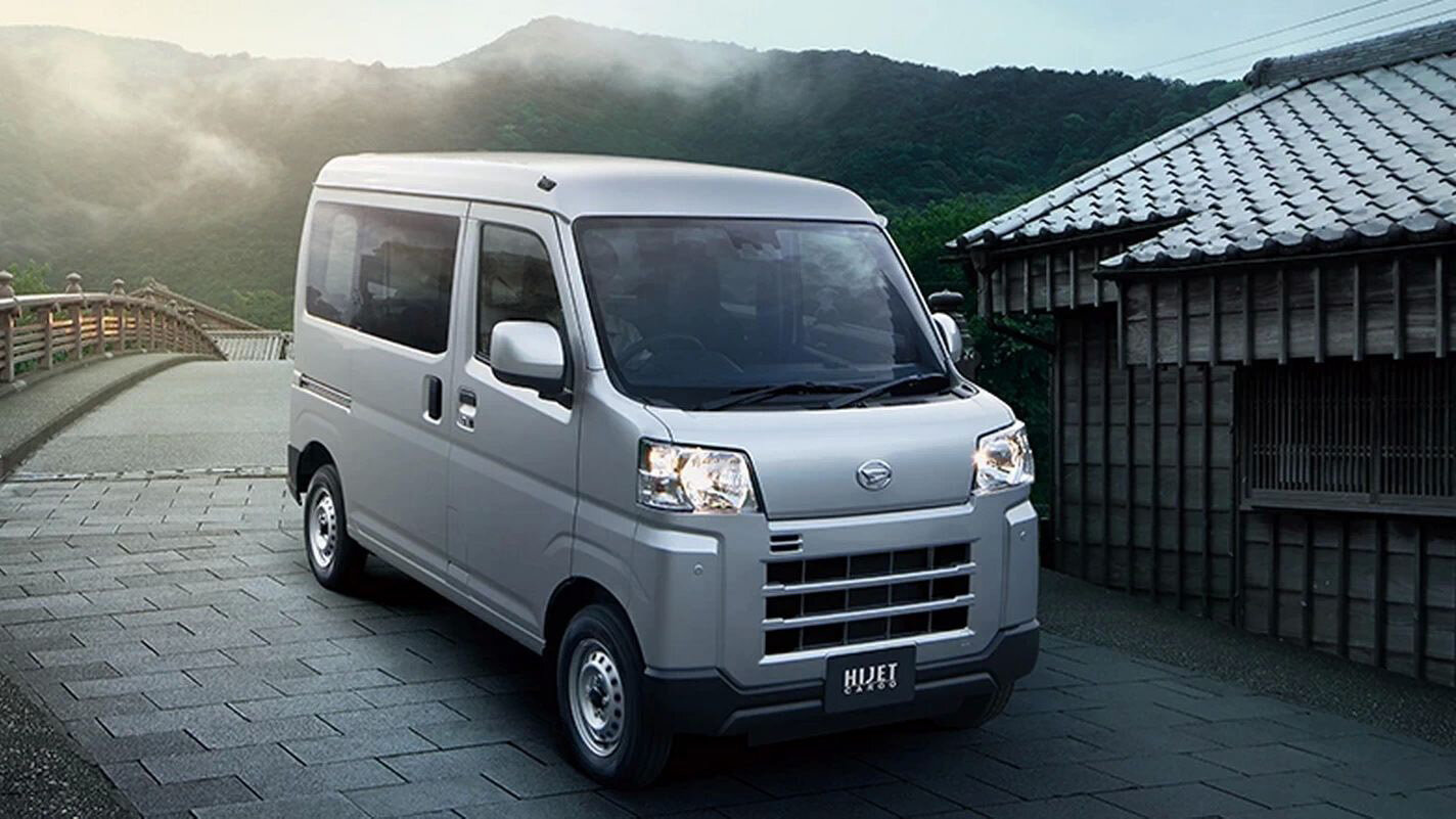 Представлен новый Daihatsu Hijet: вариатор, адаптивный круиз, электроприводы дверей и стоит как Lada Vesta