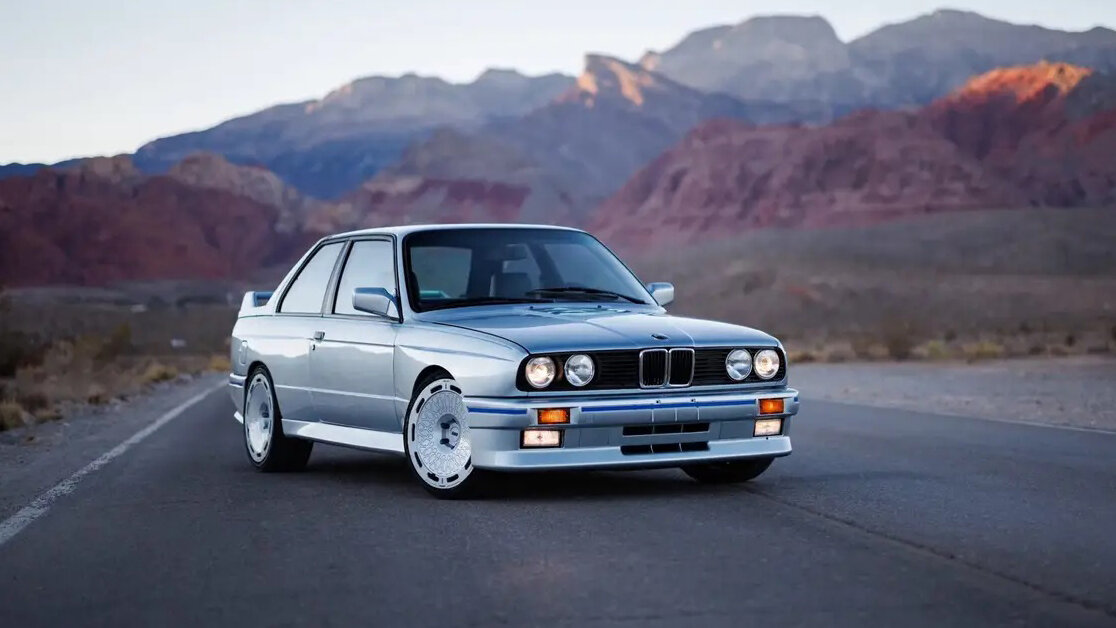 Старую BMW M3 оснастили мотором от BMW M5 и оценили в 350 тысяч долларов
