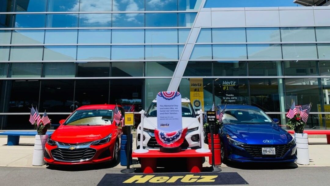 Клиента прокатной фирмы Hertz обвинили в угоне через год после возврата машины