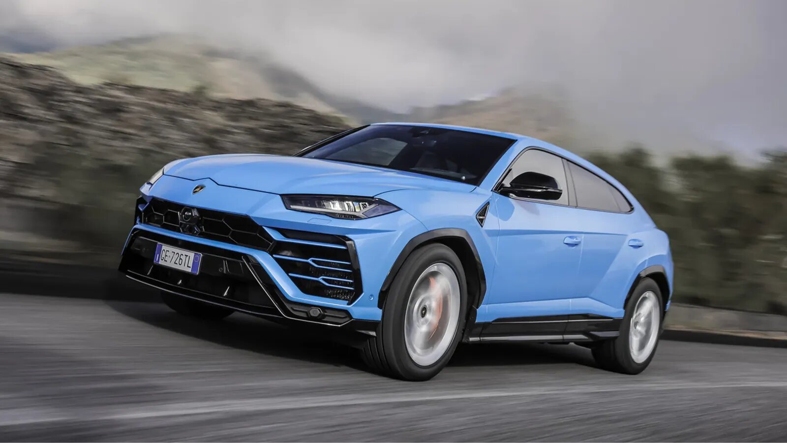 Lamborghini Urus впервые в 2025-м обошёл Rolls-Royce Cullinan по продажам в России