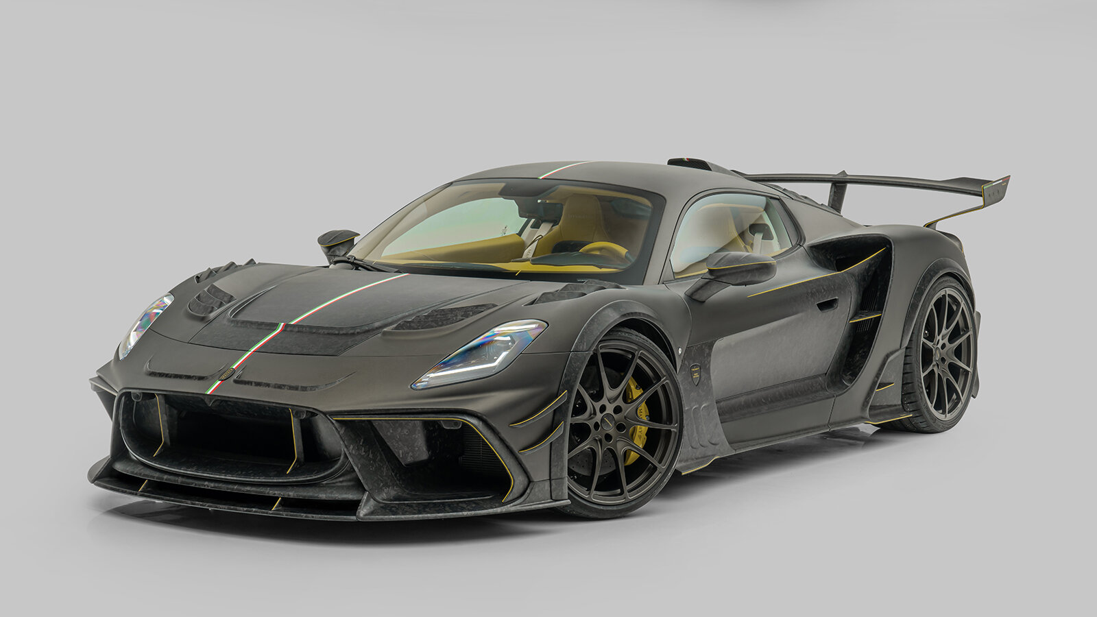 Maserati MC20 полностью переделали в Mansory: новый карбоновый кузов и форсированный мотор