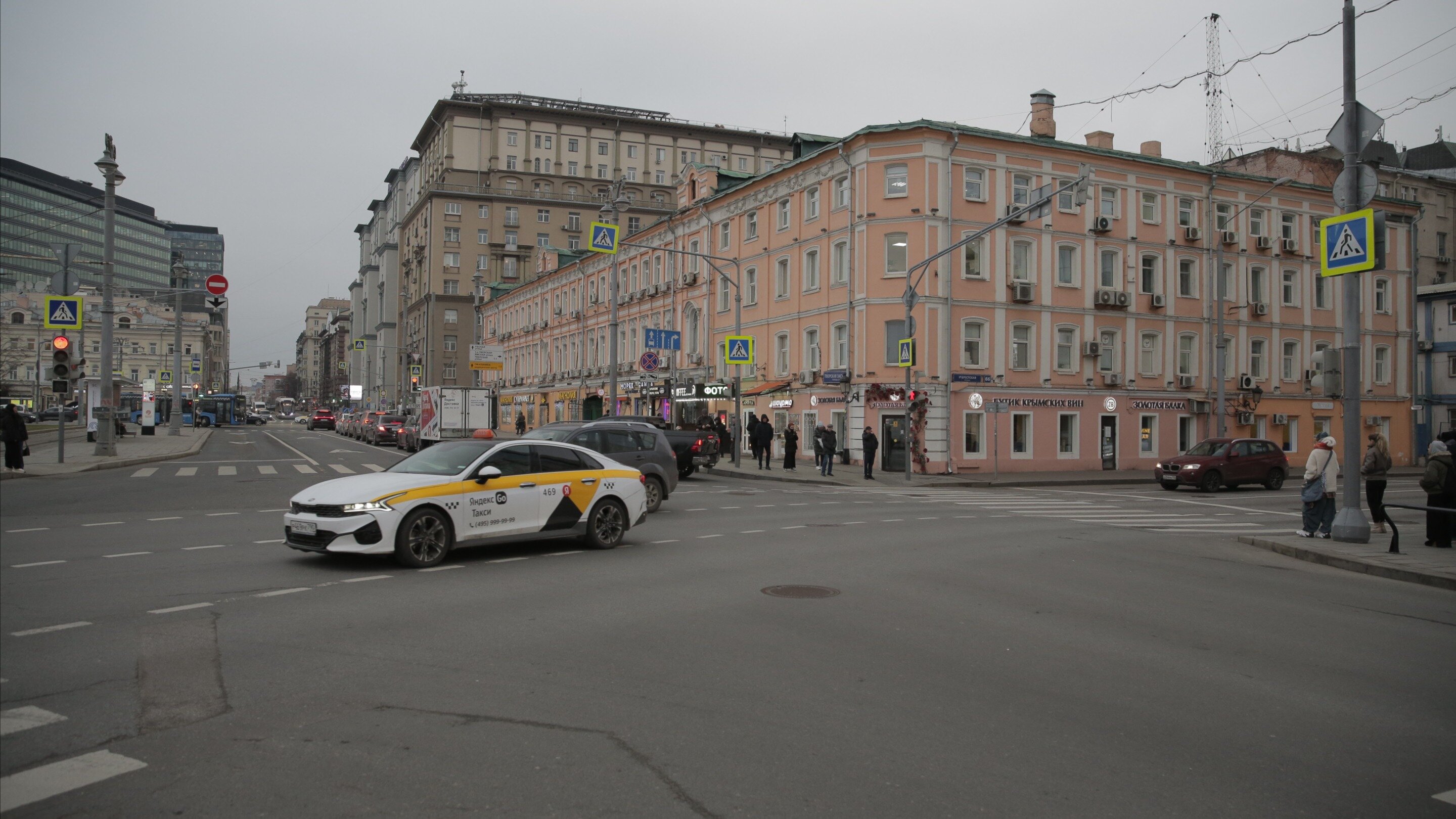 В России снизилась частота страховых случаев с автомобилями такси