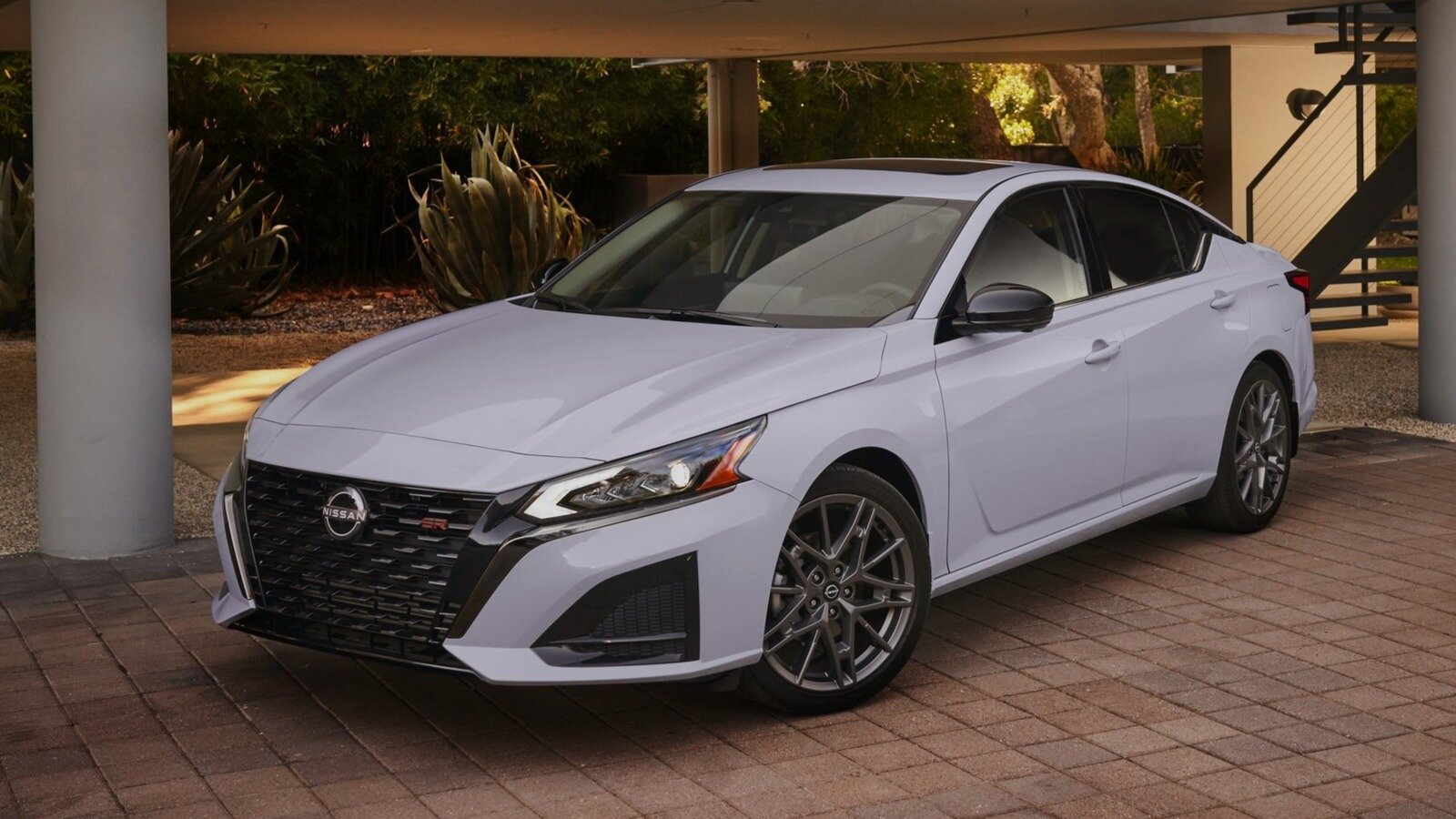 Nissan Altima обновился в США, но современнее почти не стал