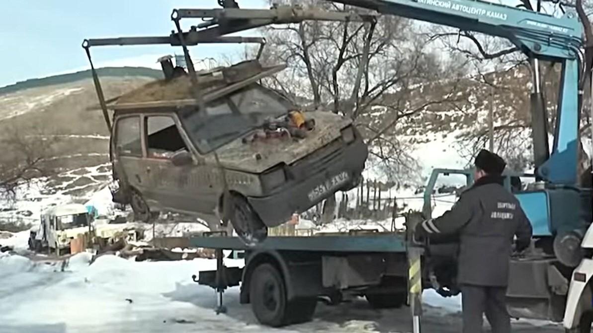 Водителя «Оки» с дровяной печкой снова задержали. Он вёз газовые баллоны