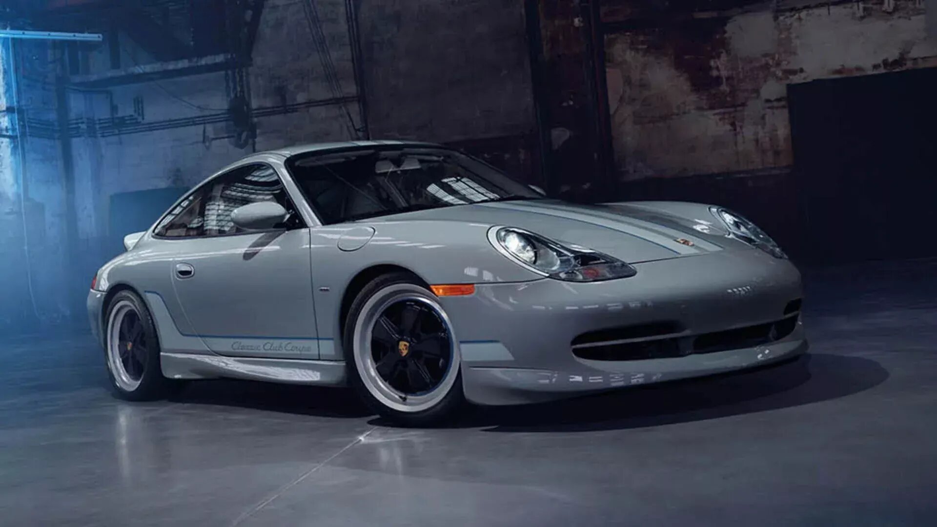 С молотка уйдёт уникальный Porsche 911 — это заводской рестомод