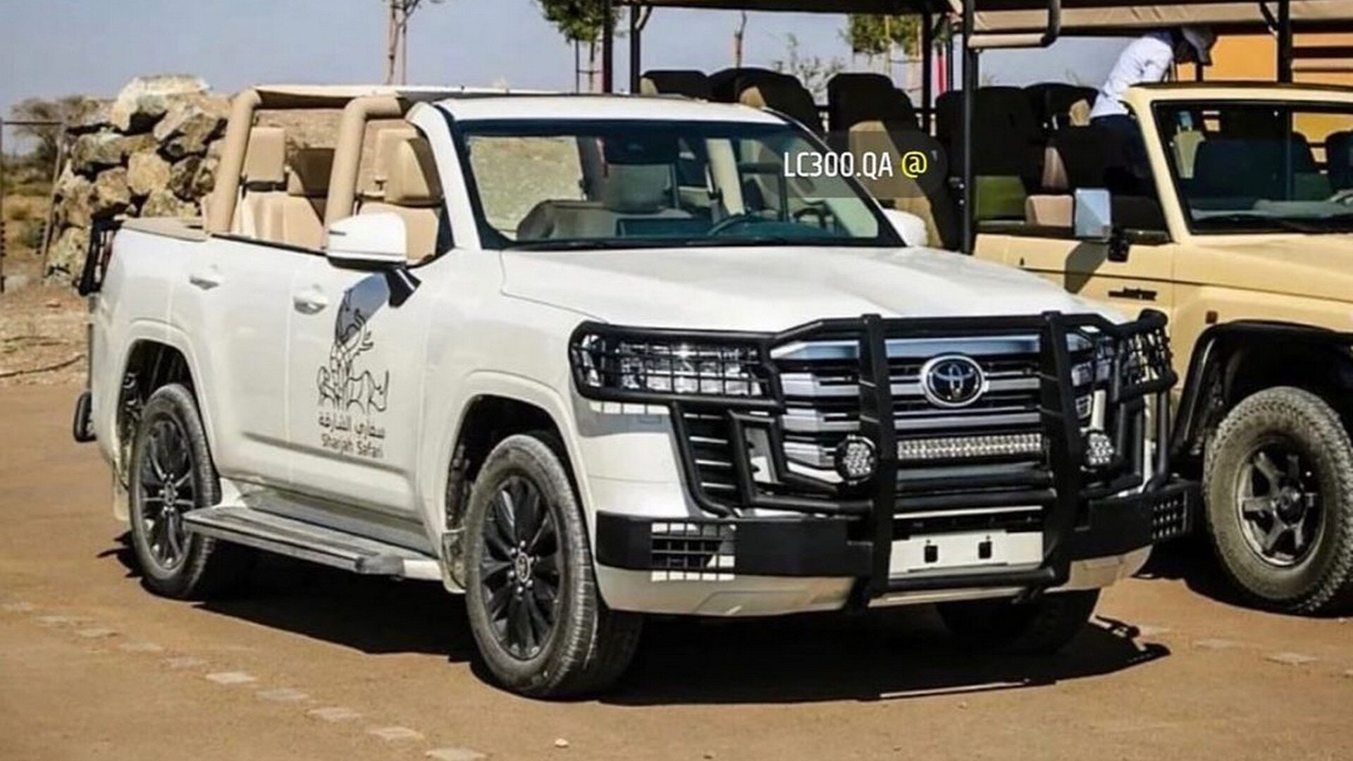 Toyota Land Cruiser 300 превратили в кабриолет для пустыни
