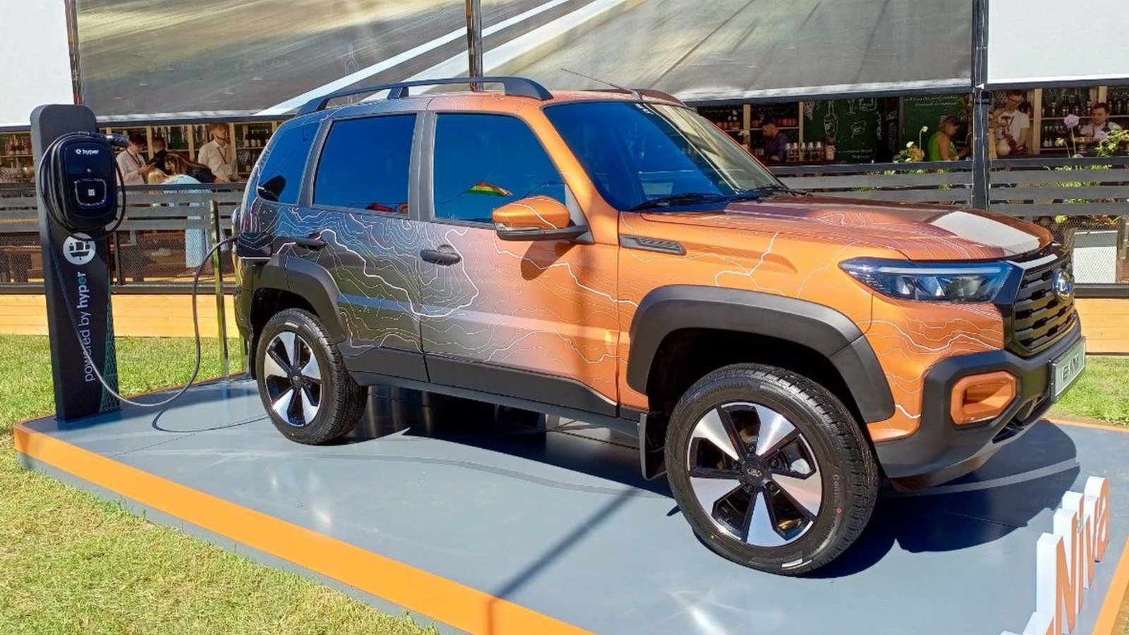 АвтоВАЗ представил электрическую Lada Niva Travel с запасом хода 175 километров